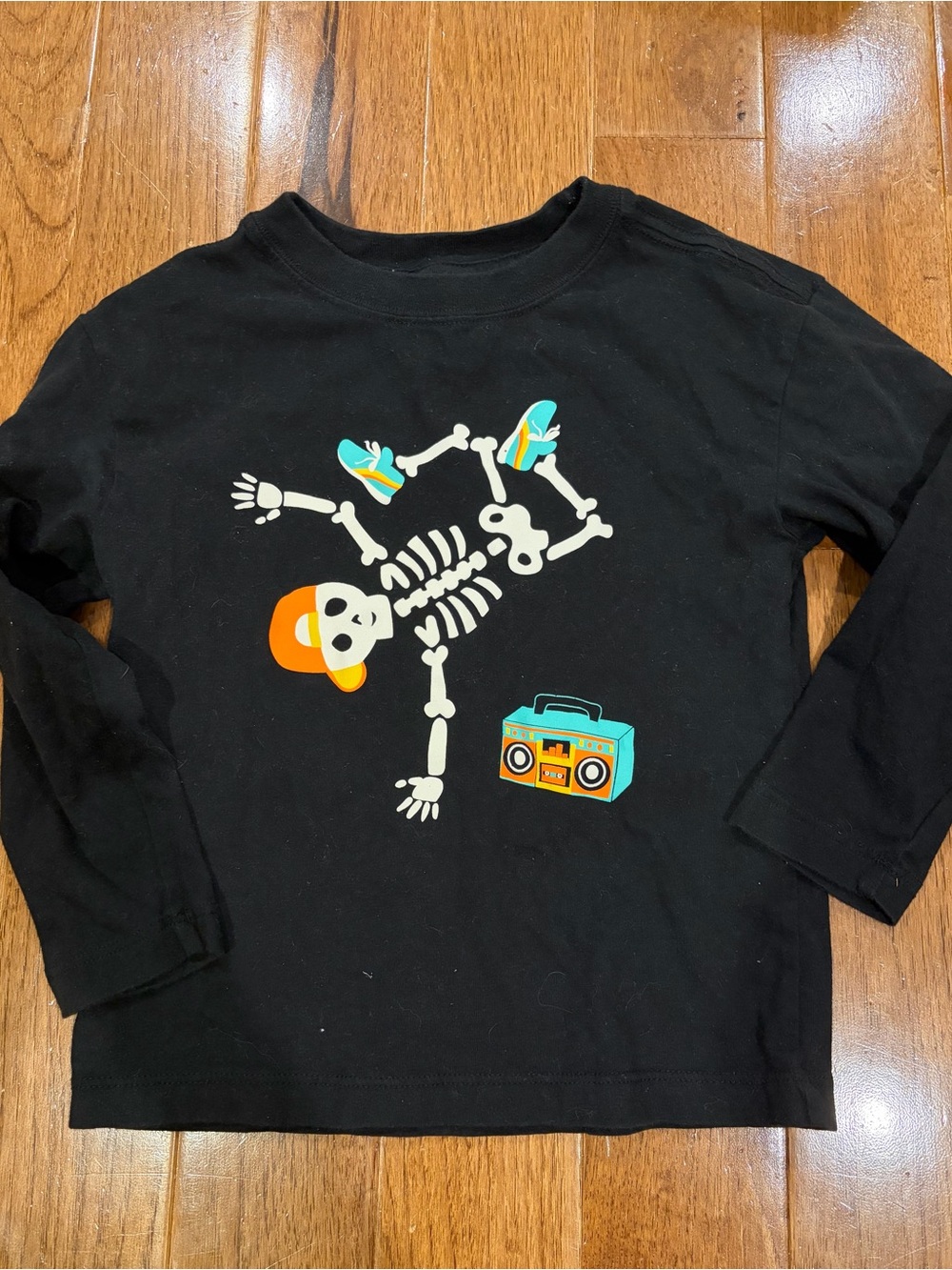 Hanna Andersson Black Long-Sleeve Tee with Skeleton Breakdance Graphic Size 4